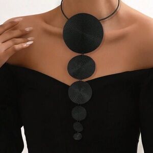 1pc New Geometric Round Asymmetrical European/American Style Versatile Necklace